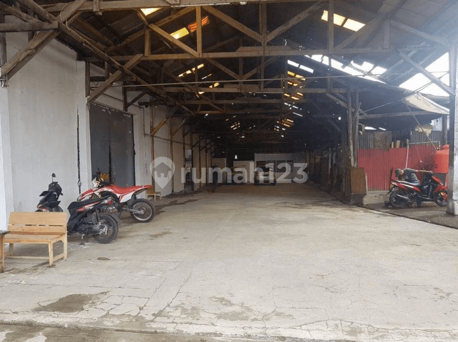 gudang di mainroad padalarang
