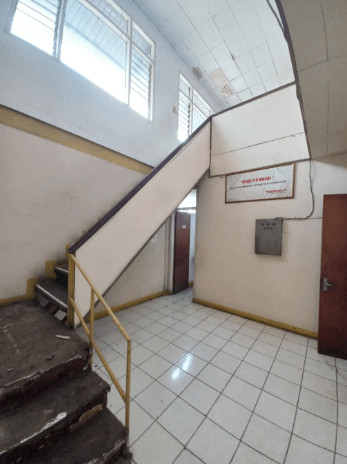 gudang di sayap moch toha