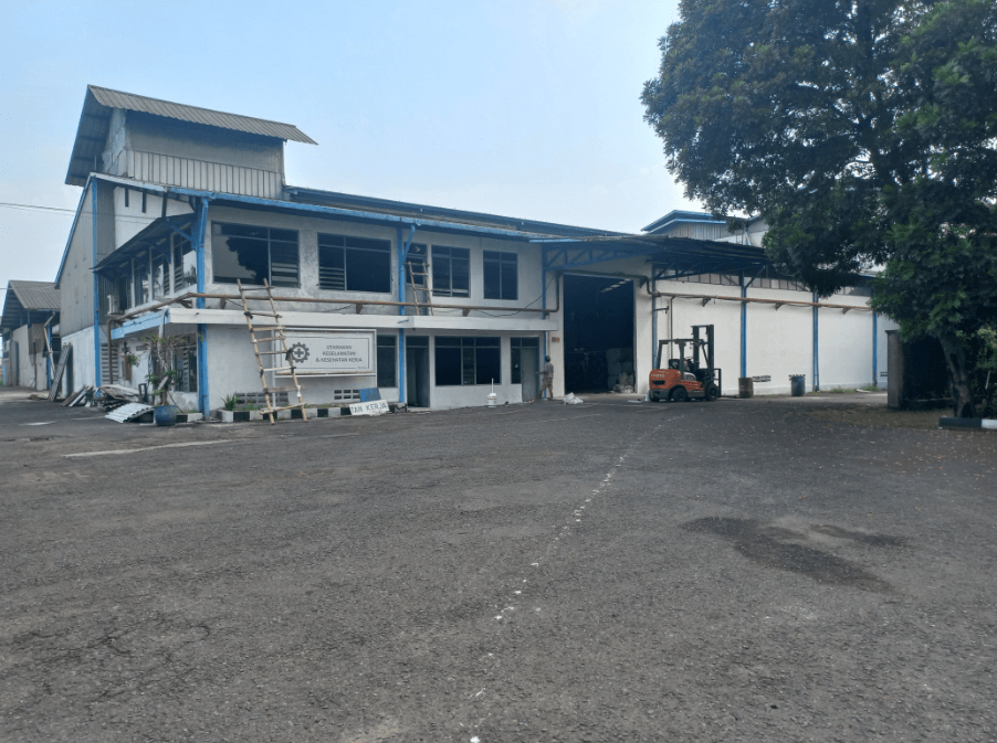 gudang di sayap moch toha