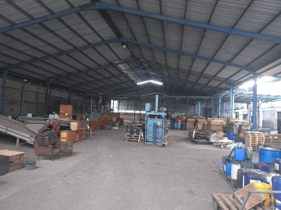 gudang di sayap moch toha