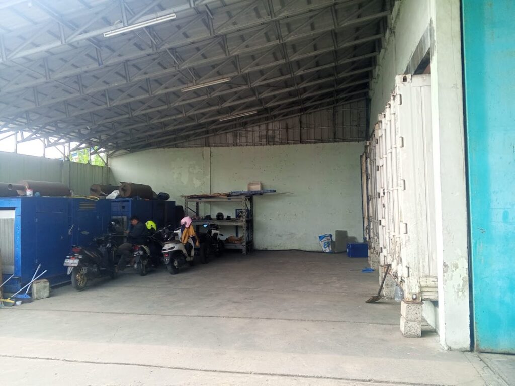 Gudang di Caringin Cicukang Holis